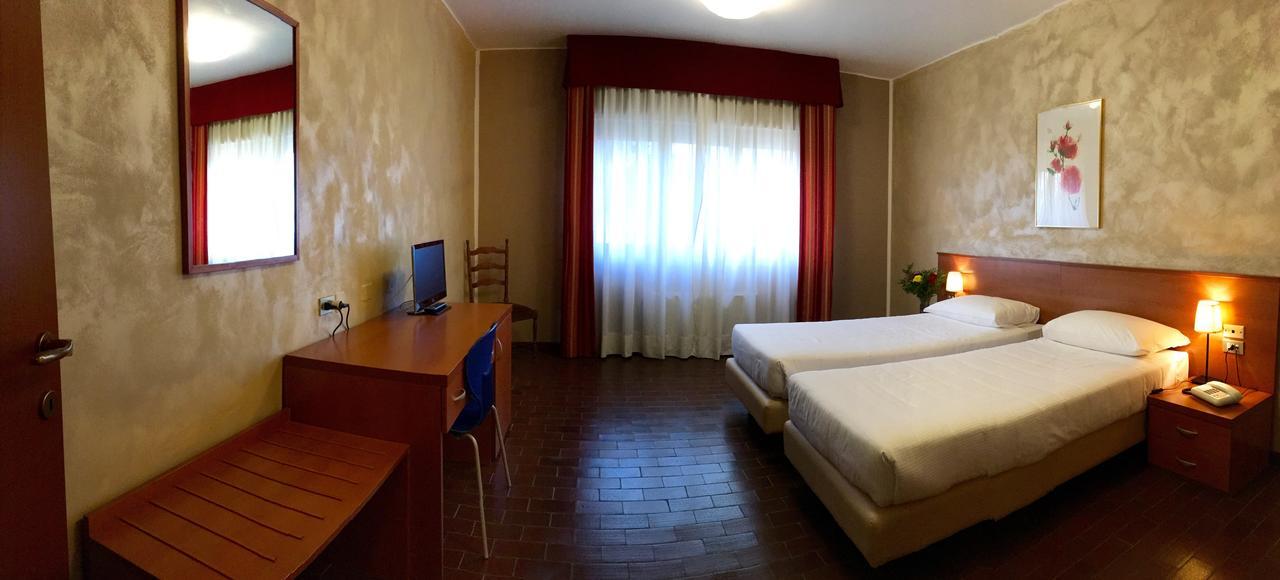 Hotel Forum Rozzano Eksteriør bilde